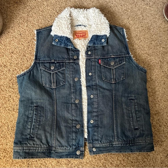 Levi's Jackets & Blazers - Levi's White Sherpa Lined Denim Vest